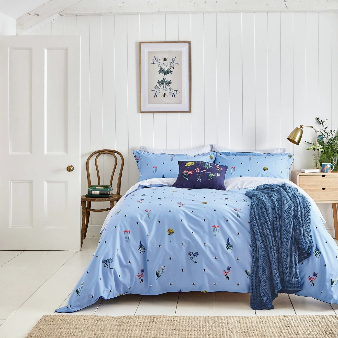 Joules Cotton Percale Pollinators Blue Bedding Set - Single 3 Joules Cotton Percale Pollinators Blue Bedding Set - Single