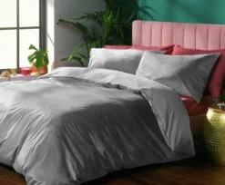 Habitat Plain Velvet Silver Bedding Set - Double 12 Habitat Plain Velvet Silver Bedding Set - Double -Habitat 2159162 R Z004A