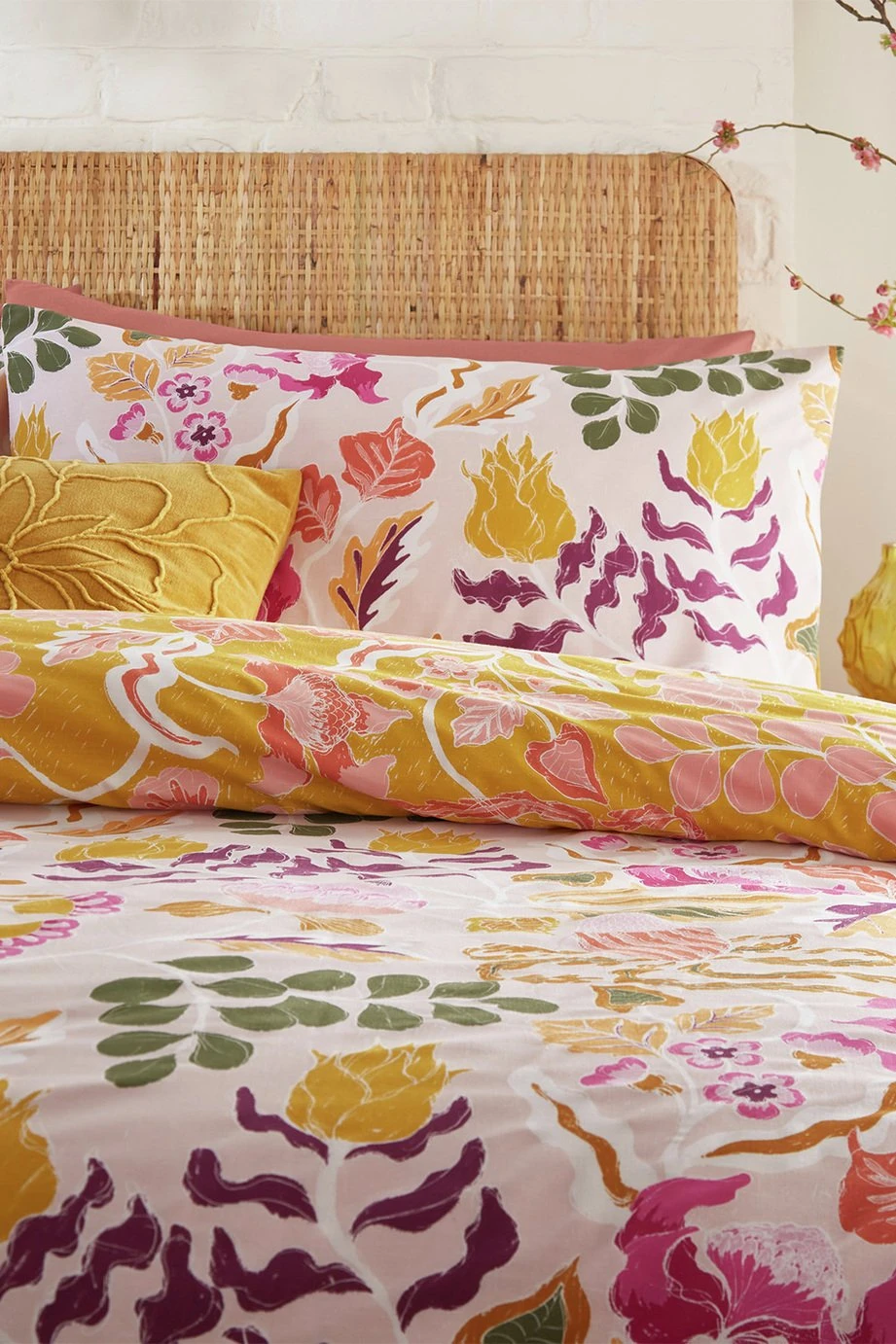 Furn Protea Abstract Floral Pink Bedding Set - Single 4 Furn Protea Abstract Floral Pink Bedding Set - Single - Image 2