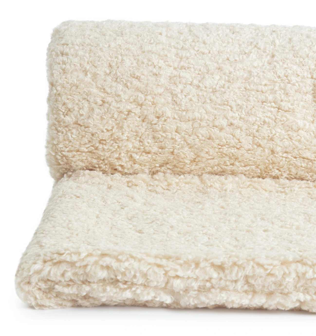 Habitat Shearling Throw - Oatmeal - 150x200cm 6 Habitat Shearling Throw - Oatmeal - 150x200cm - Image 4