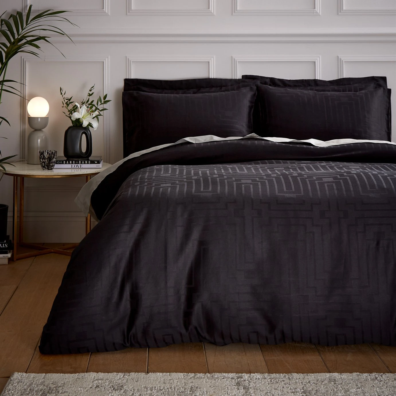 Bianca Cotton 180 TC Geometric Black Bedding Set - Double 3 Bianca Cotton 180 TC Geometric Black Bedding Set - Double