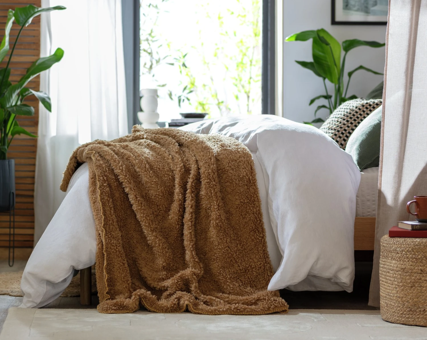 Habitat Snuggle Fleece Throw - Mocha - 125X150cm 4 Habitat Snuggle Fleece Throw - Mocha - 125X150cm - Image 2