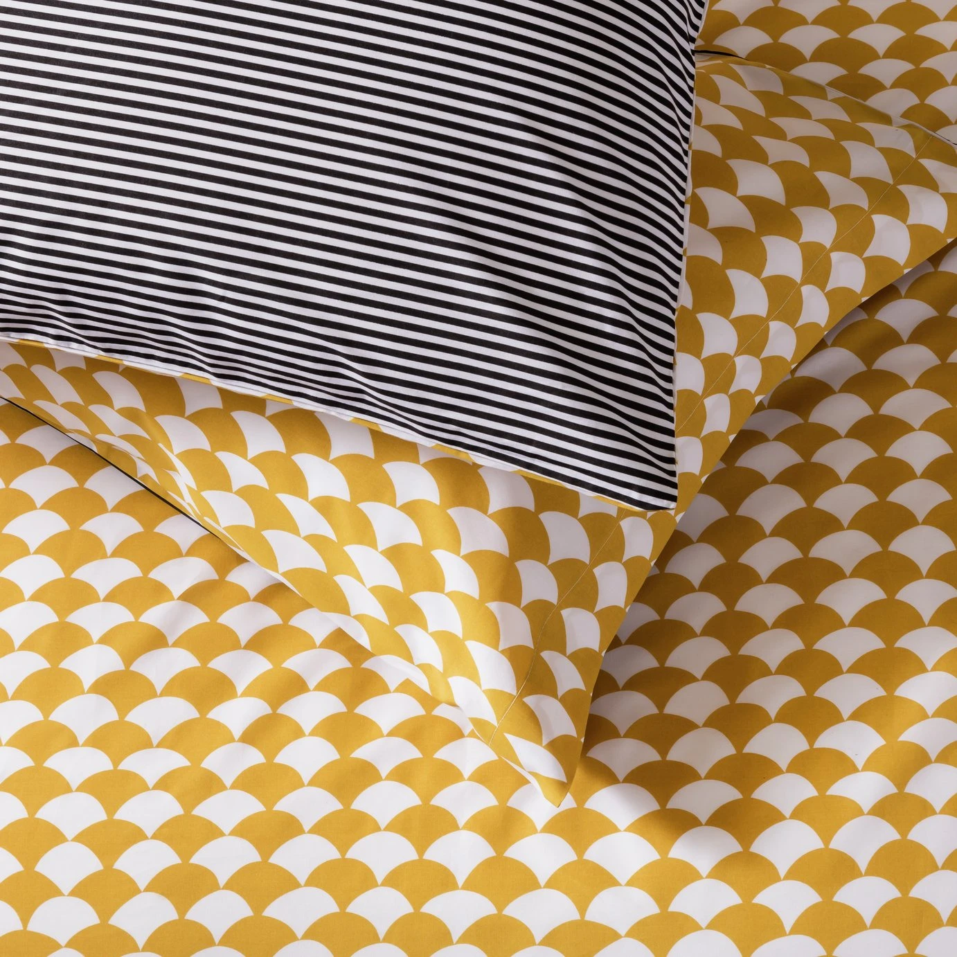 Habitat Cotton Scallop Yellow Reversible Bedding Set -Double 6 Habitat Cotton Scallop Yellow Reversible Bedding Set -Double - Image 4