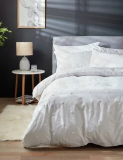 Habitat Tufted Spot White Bedding Set - Single