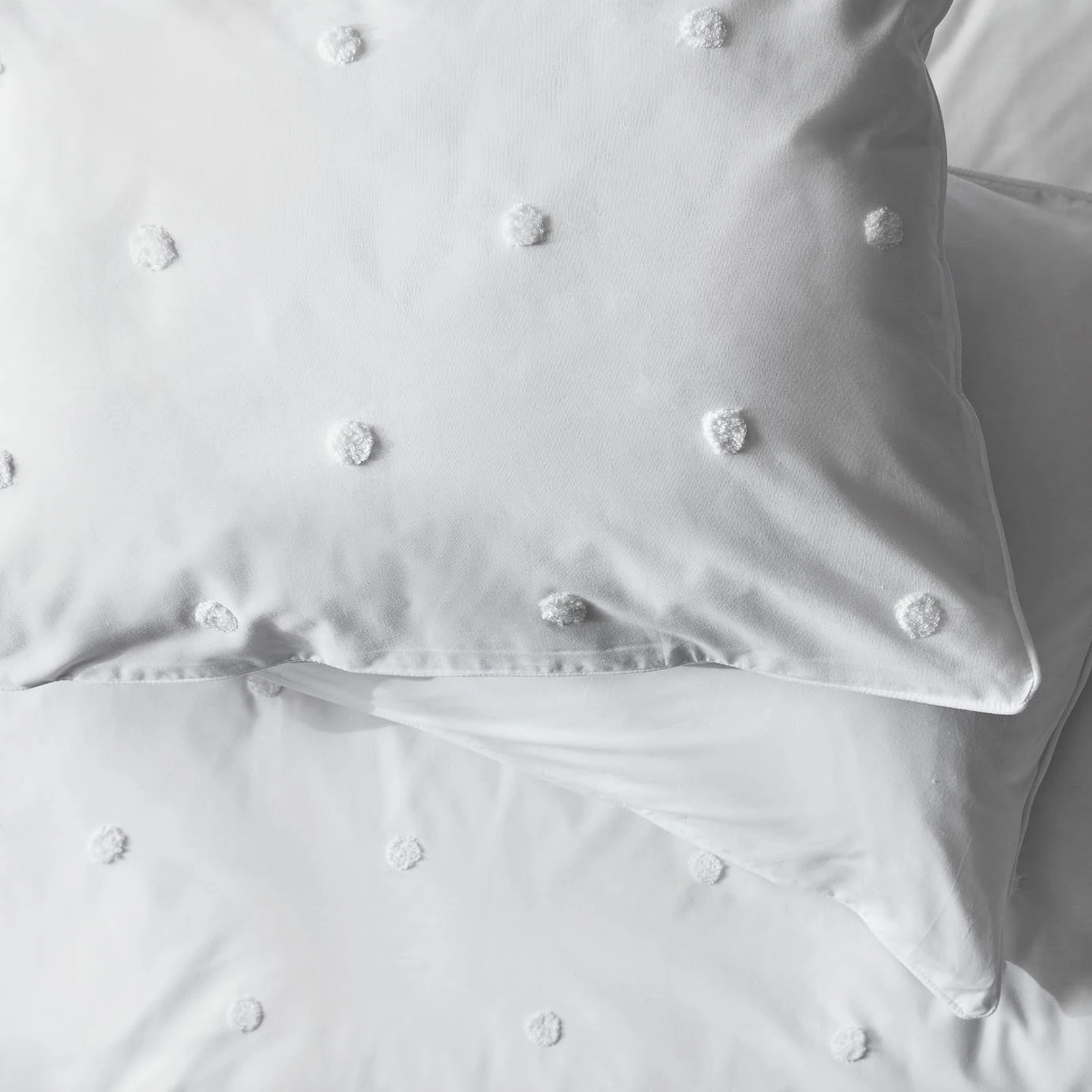 Habitat Tufted Spot White Bedding Set - Single 6 Habitat Tufted Spot White Bedding Set - Single - Image 4