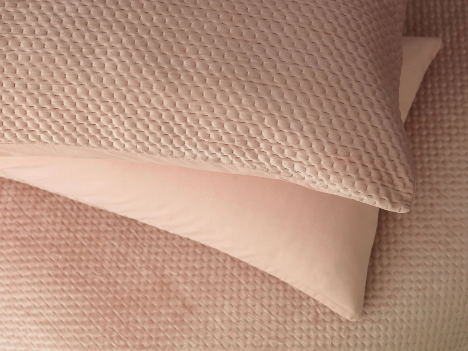 Habitat Pinsonic Velvet Plain Pink Bedding Set - Double 6 Habitat Pinsonic Velvet Plain Pink Bedding Set - Double - Image 4