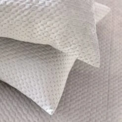 Habitat Pinsonic Velvet Plain Grey Bedding Set - Double 11 Habitat Pinsonic Velvet Plain Grey Bedding Set - Double -Habitat 9649338 R Z003A